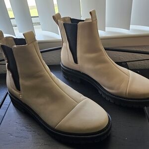 Toms Women's Tan Dakota Ankle Boots